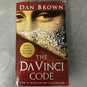 THE DAVINCI CODE Paperback
